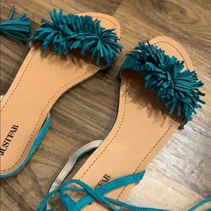 💕Adorable Turquoise Lace Up Fringe Sandals